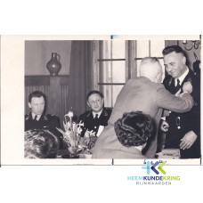 Lobith 03-02-1956 Ge decoreerde Bosz